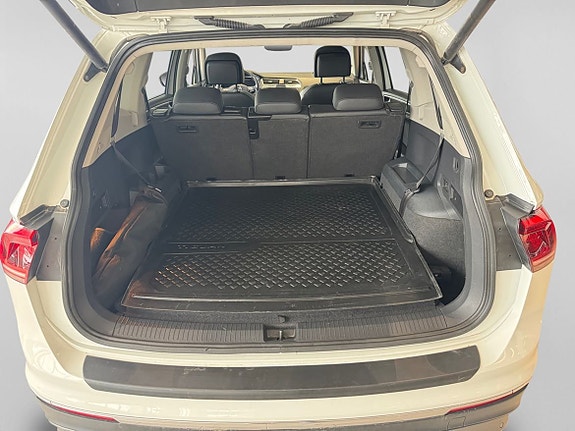 Volkswagen Tiguan Allspace 4 of 13