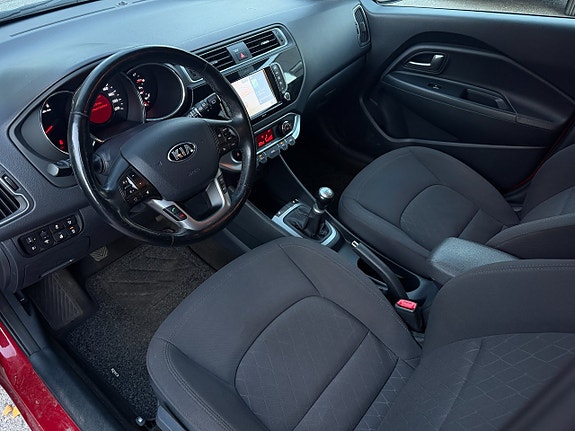Kia Rio 8 of 24