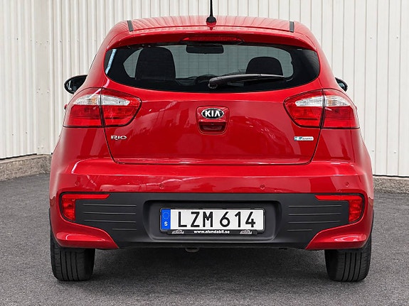 Kia Rio 7 of 24