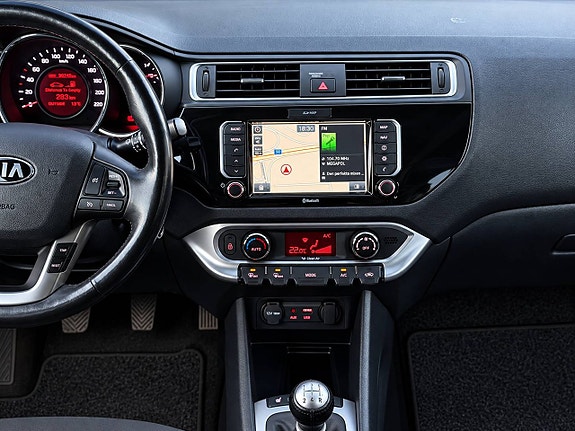 Kia Rio 12 of 24