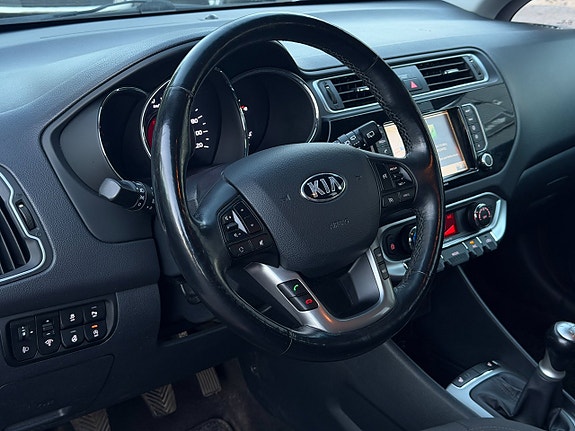 Kia Rio 9 of 24