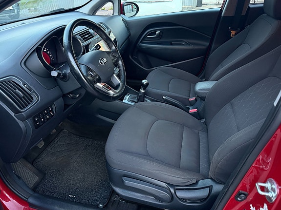 Kia Rio 10 of 24