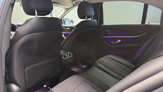 Mercedes-Benz E220 8 of 22