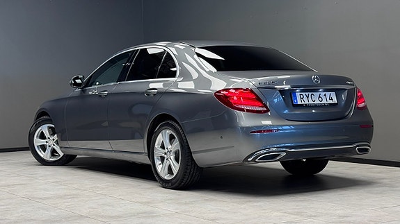 Mercedes-Benz E220 16 of 22