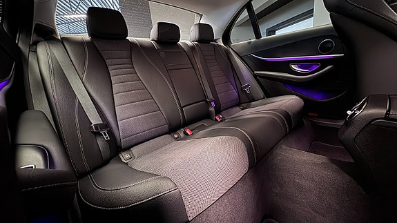 Mercedes-Benz E220 9 of 22