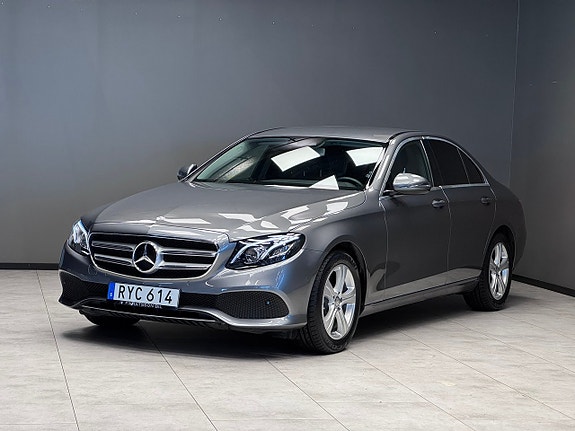 Mercedes-Benz E220 17 of 22
