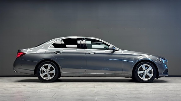 Mercedes-Benz E220 4 of 22