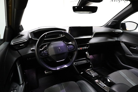 Peugeot e-208 3 of 27