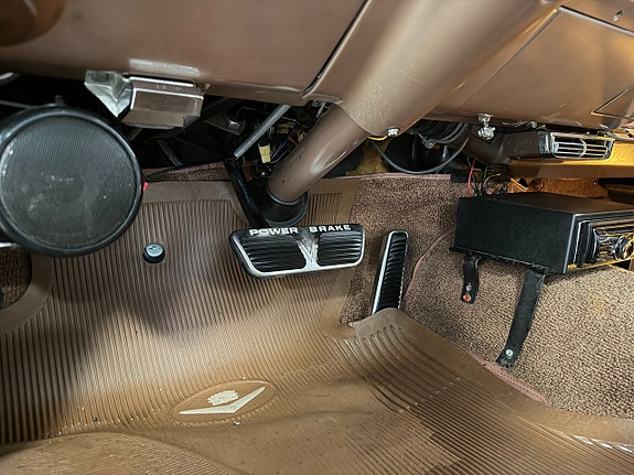 Cadillac Coupé DeVille 29 of 30