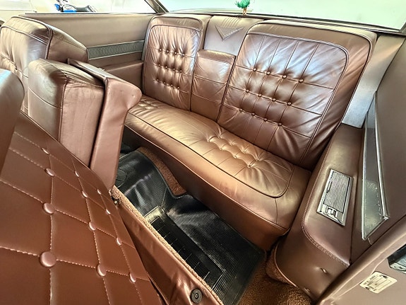 Cadillac Coupé DeVille 19 of 30