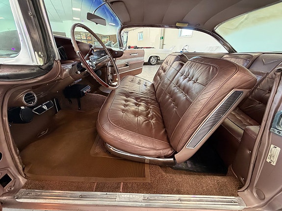 Cadillac Coupé DeVille 16 of 30
