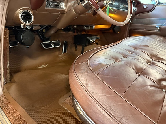 Cadillac Coupé DeVille 28 of 30