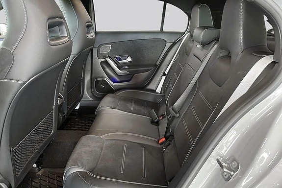 Mercedes-Benz A250 e 9 of 16