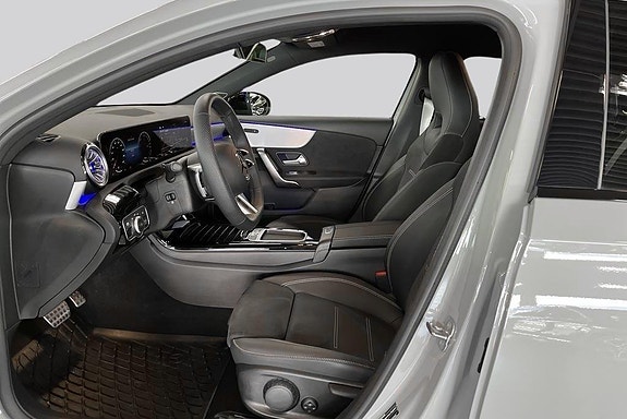 Mercedes-Benz A250 e 8 of 16