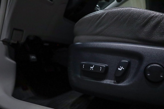 Toyota Prius+ 14 of 18