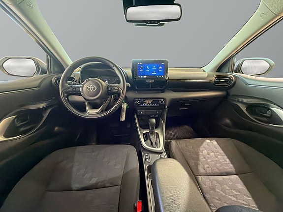 Toyota Yaris 10 of 20