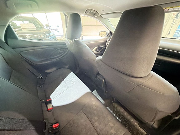 Toyota Yaris 18 of 20