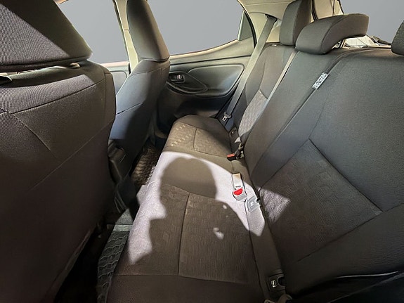 Toyota Yaris 9 of 20