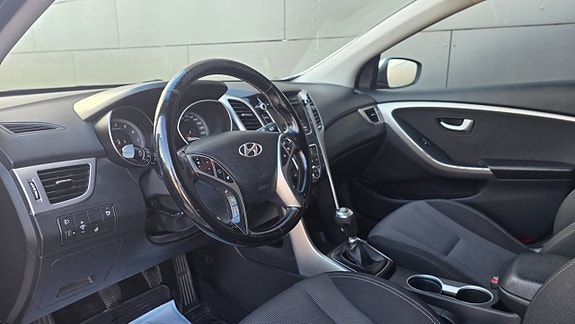 Hyundai i30 9 of 16