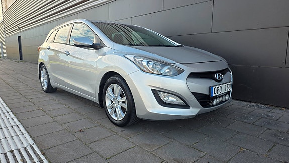 Hyundai i30 12 of 16