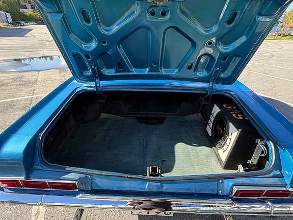 Chevrolet Impala 18 of 18
