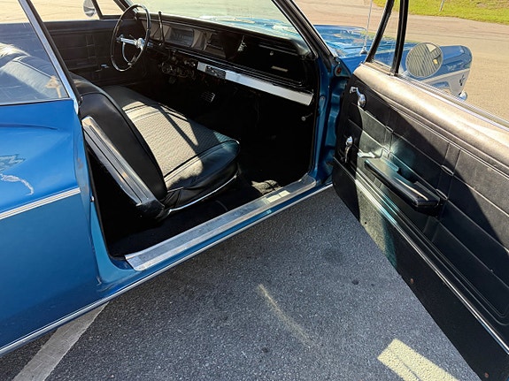 Chevrolet Impala 12 of 18