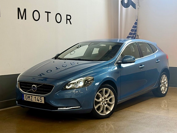 Volvo V40 2 of 19