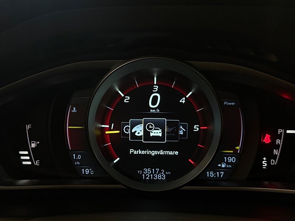 Volvo V40 18 of 19