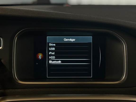Volvo V40 15 of 19