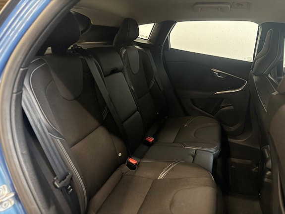 Volvo V40 14 of 19