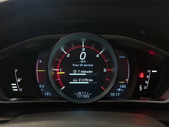 Volvo V40 17 of 19
