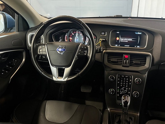 Volvo V40 11 of 19