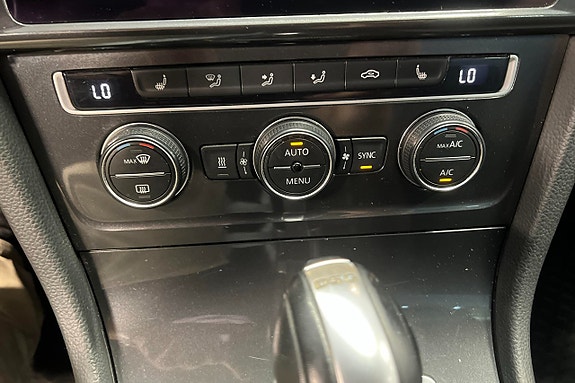 Volkswagen Golf Alltrack 13 of 16