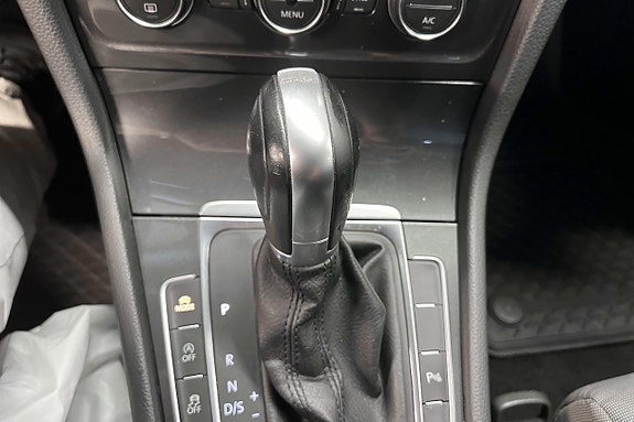 Volkswagen Golf Alltrack 12 of 16