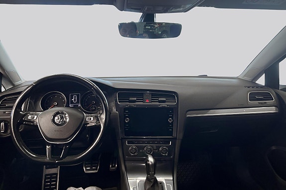 Volkswagen Golf Alltrack 7 of 16