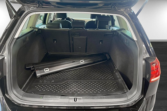 Volkswagen Golf Alltrack 14 of 16