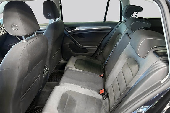 Volkswagen Golf Alltrack 9 of 16