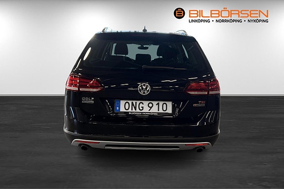 Volkswagen Golf Alltrack 5 of 16