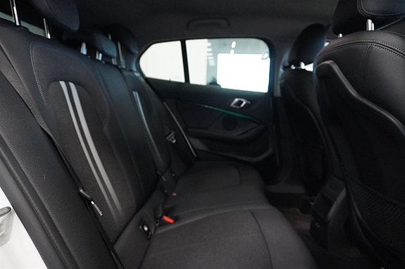 BMW 118i 14 of 18