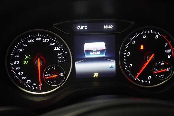 Mercedes-Benz A180 9 of 13