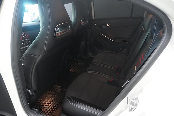 Mercedes-Benz A180 6 of 13