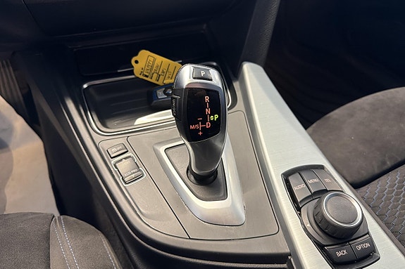 BMW 328i 19 of 21
