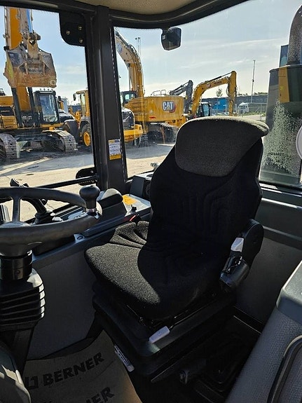 Volvo L 25 F 7 of 15