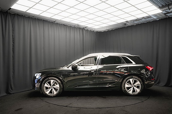 Audi Q8 e-tron 10 of 25