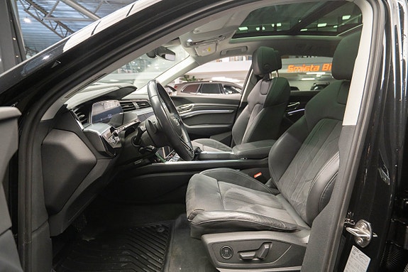Audi Q8 e-tron 17 of 25