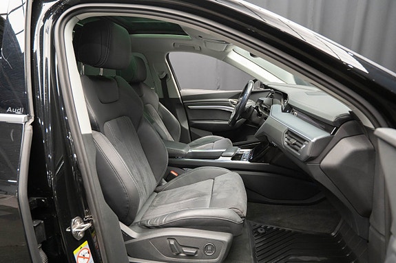 Audi Q8 e-tron 21 of 25