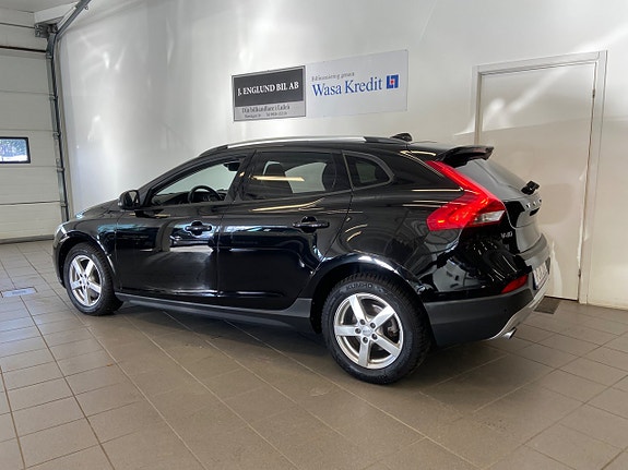 Volvo V40 Cross Country 4 of 6