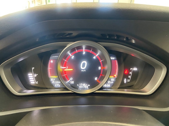 Volvo V40 Cross Country 5 of 6