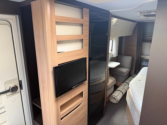 Adria Alpina 663 UK * AC & Mover * 10 of 14