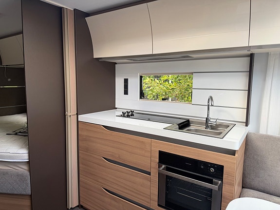 Adria Alpina 663 UK * AC & Mover * 7 of 14